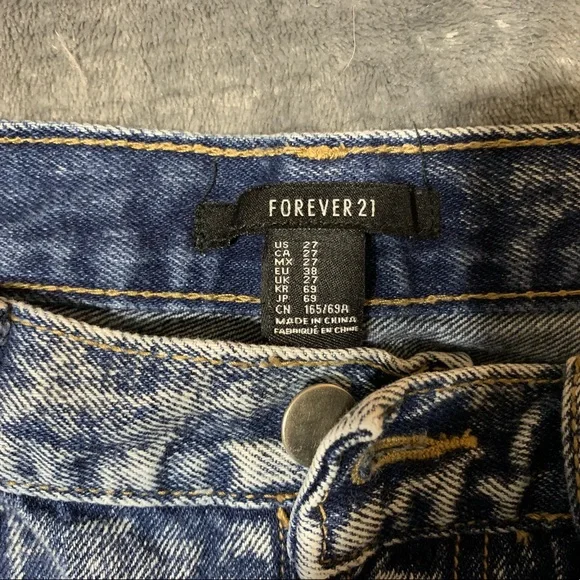 Forever 21 Shorts - Picture 2 of 3